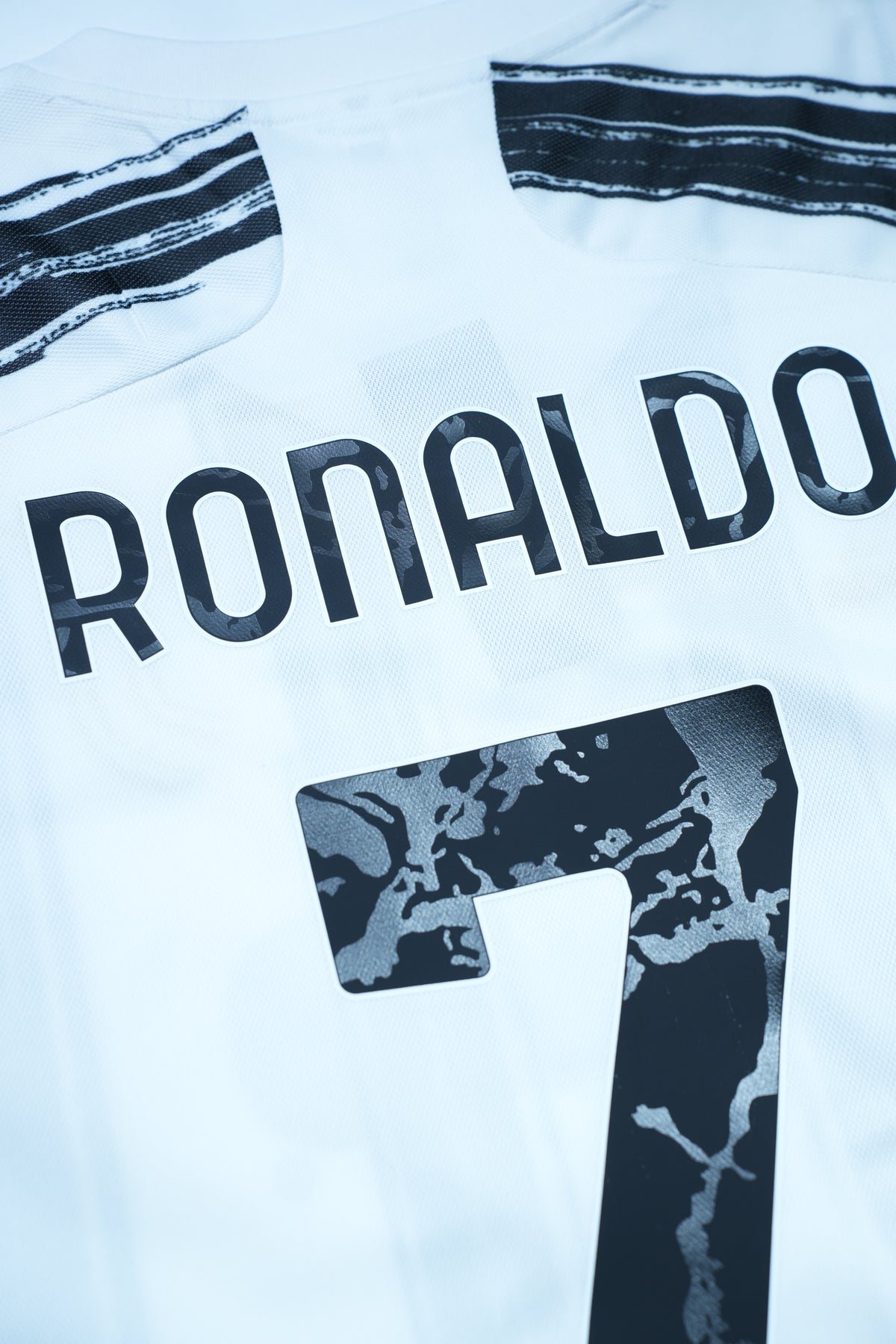 Juventus 2020-21 Home Shirt - Cristiano Ronaldo #7 (Asian Size L) - BNWT