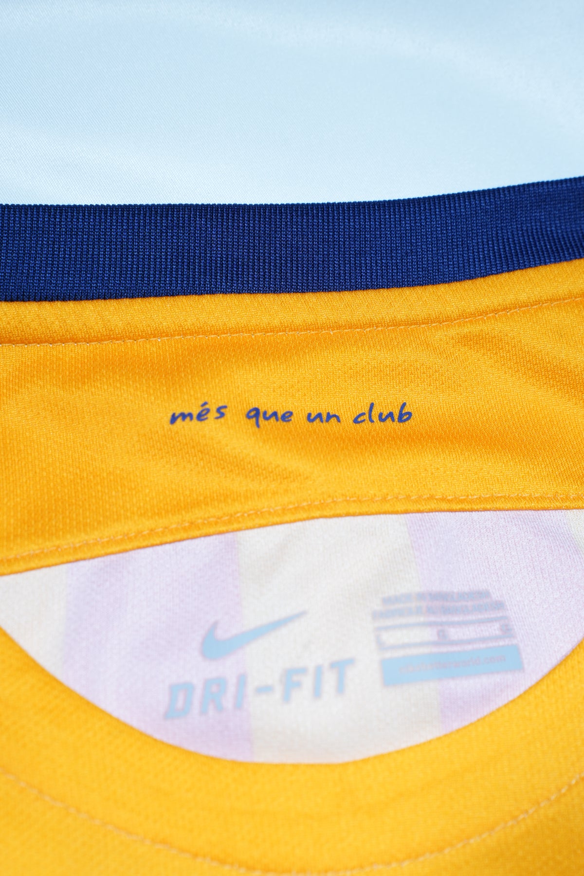 FC Barcelona 2015-16 Away Shirt (L)