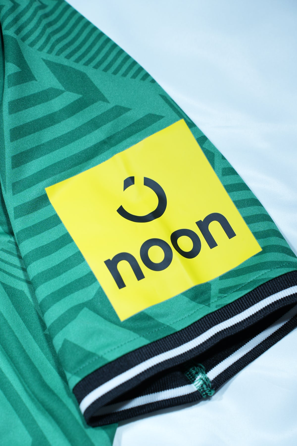 Newcastle FC 2023-24 Away Shirt (M)