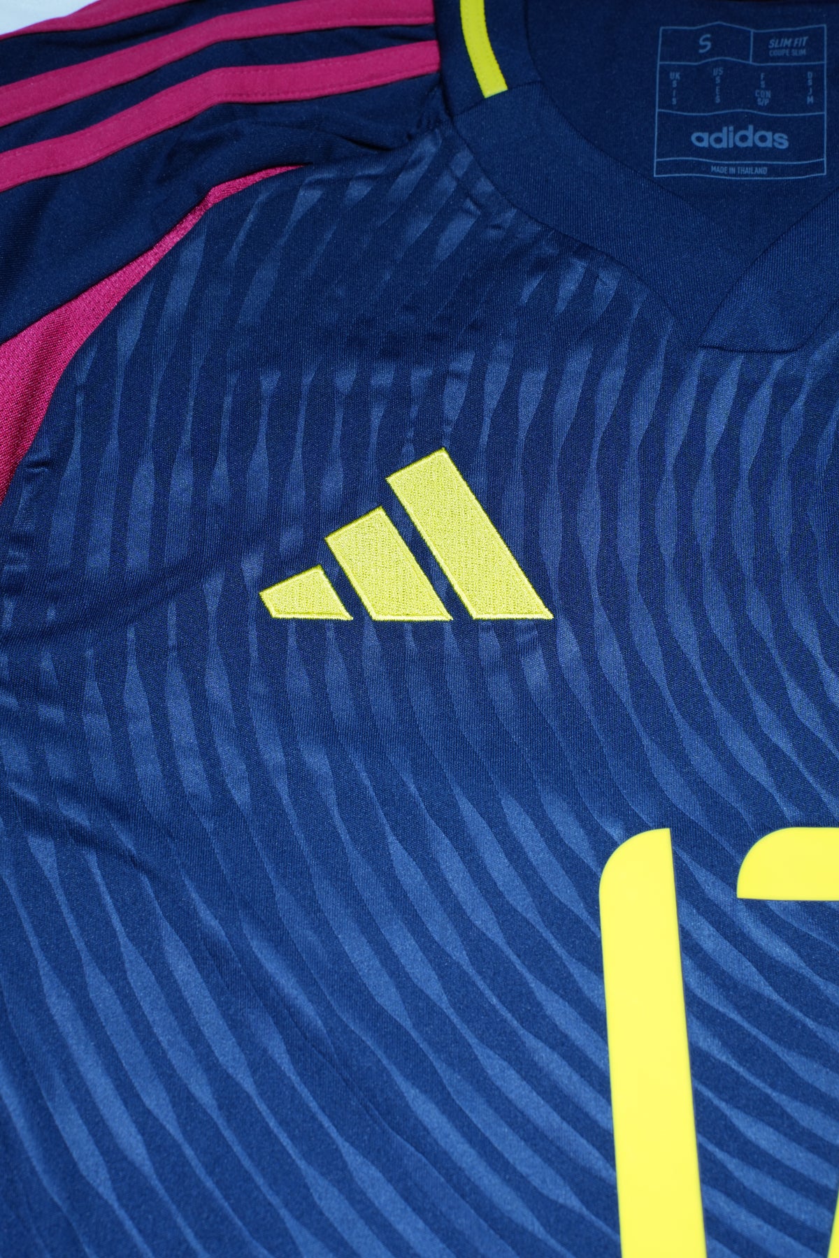 Sweden 2024-2025 Away Shirt - Viktor Gyökeres #17 - BNWT
