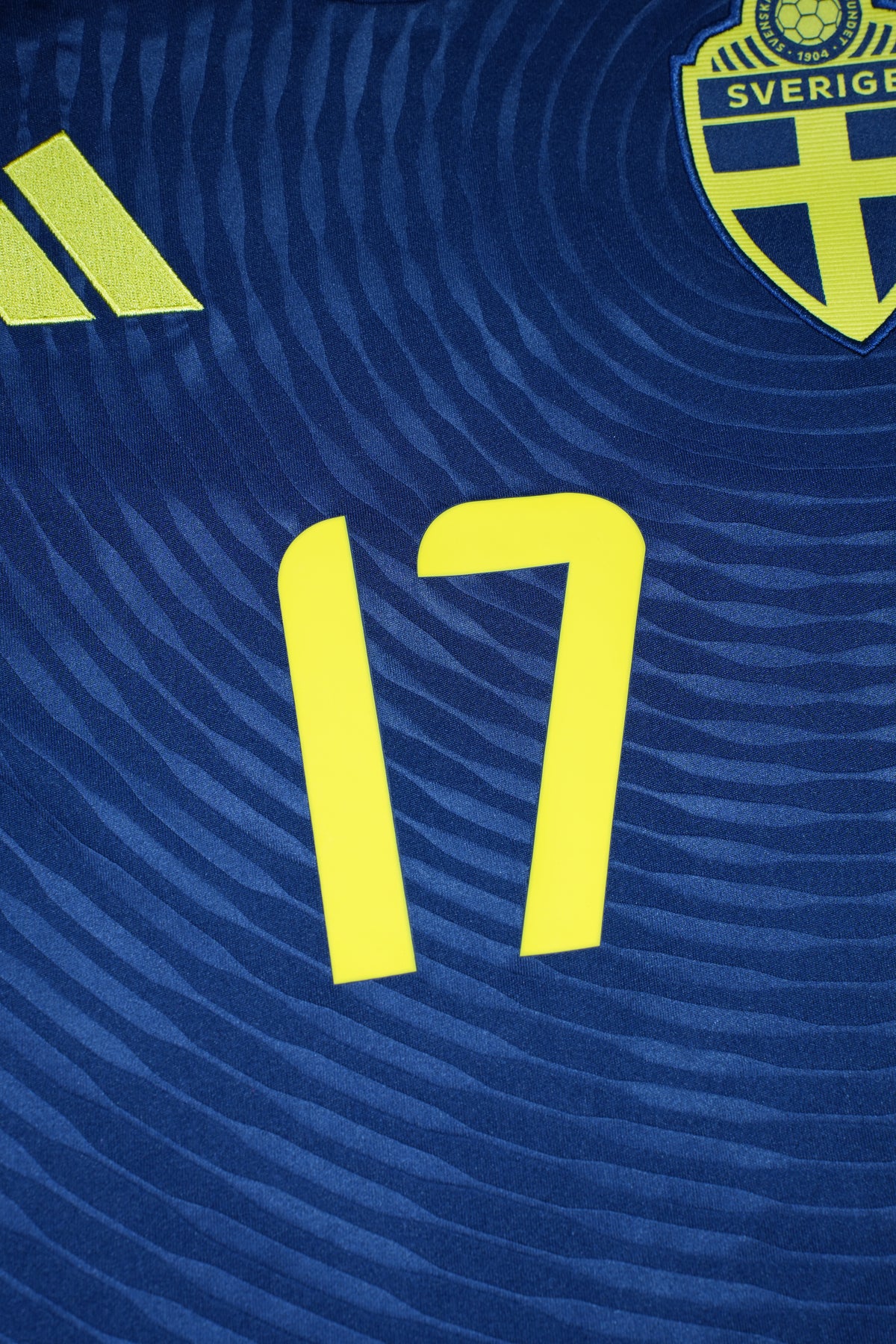 Sweden 2024-2025 Away Shirt - Viktor Gyökeres #17 - BNWT