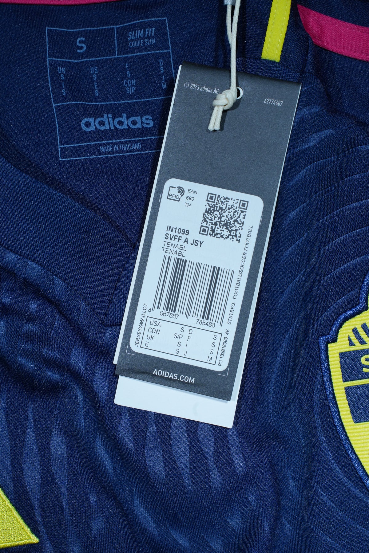 Sweden 2024-2025 Away Shirt - Viktor Gyökeres #17 - BNWT