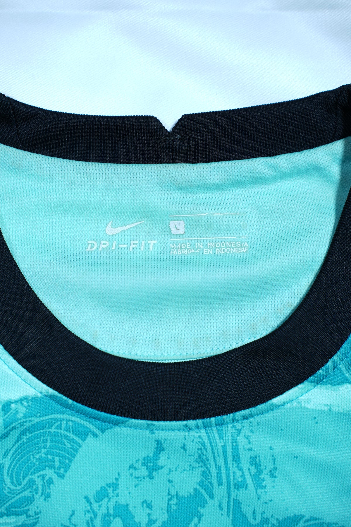 Liverpool 2020-21 Away Shirt - Virgil Van Dijk #4 (L)