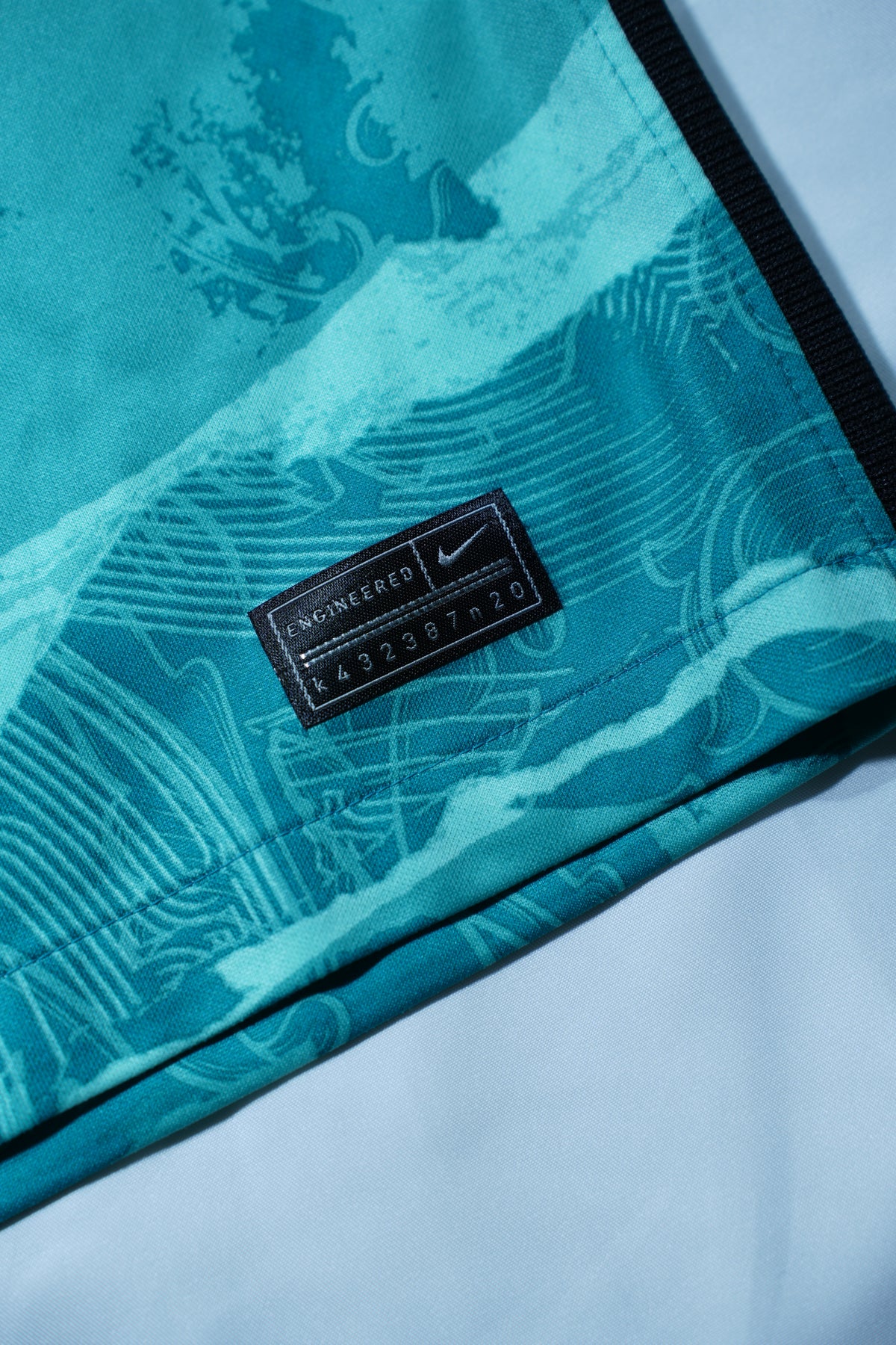 Liverpool 2020-21 Away Shirt - Virgil Van Dijk #4 (L)