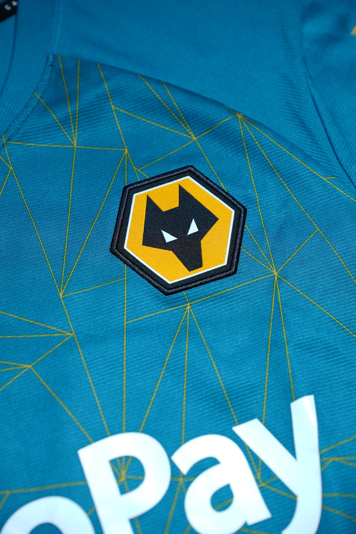 Wolverhampton Wanderers FC 2022-23 Away Shirt (M)