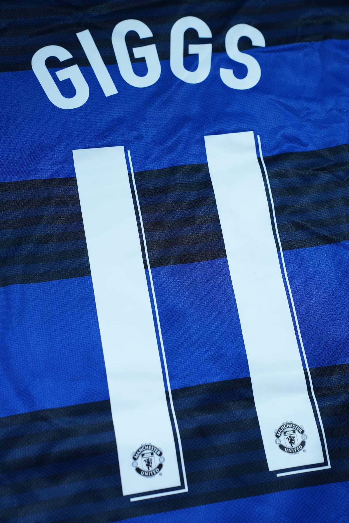 Manchester United 2011-2012 Away Shirt - Ryan Giggs #11 (L)