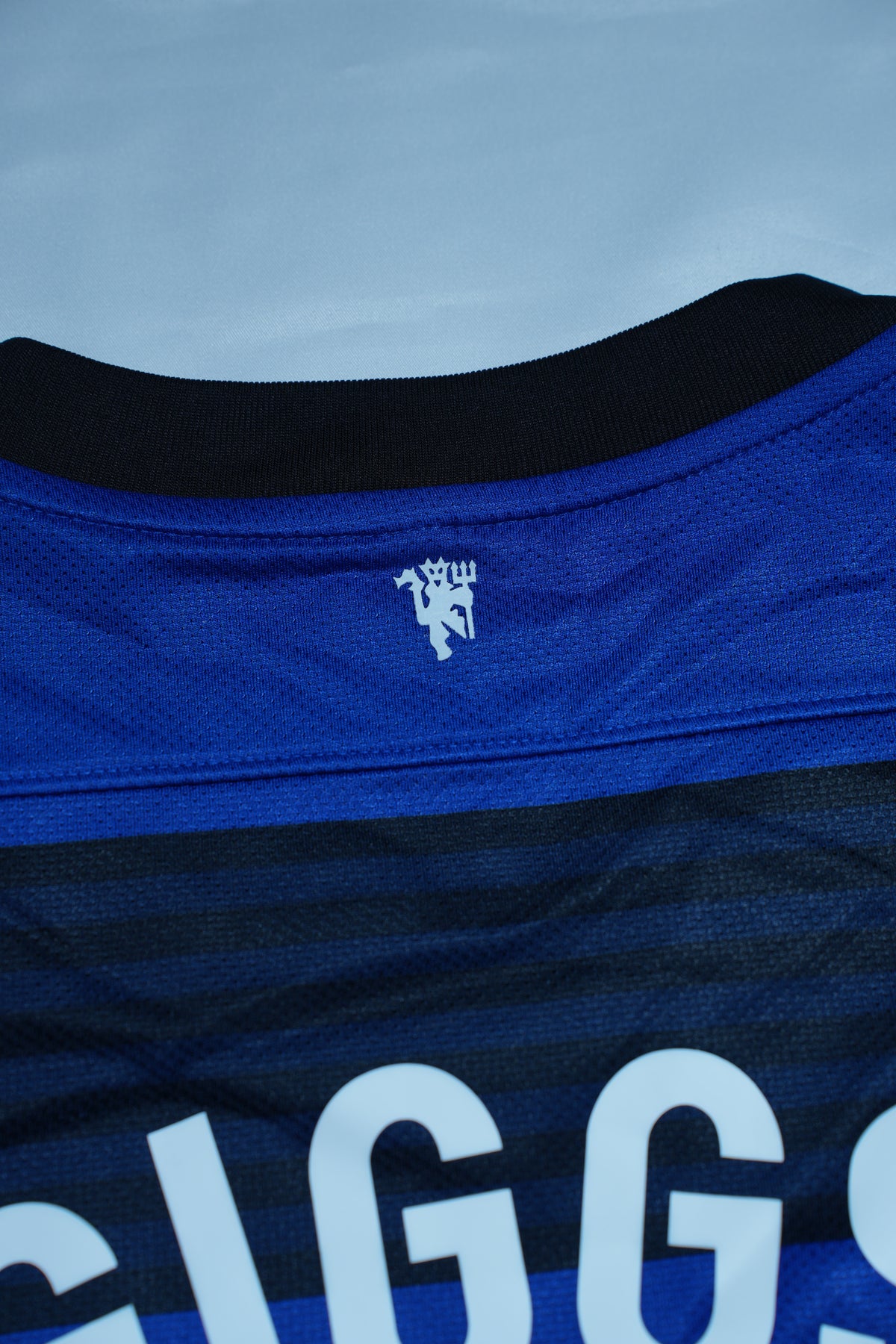 Manchester United 2011-2012 Away Shirt - Ryan Giggs #11 (L)